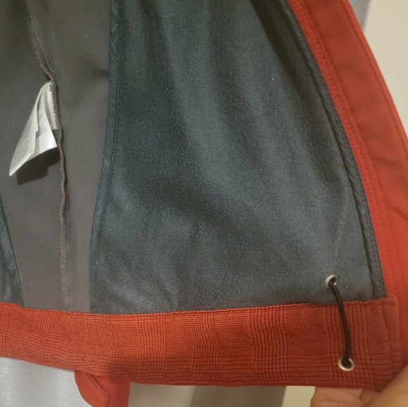 Woman's Columbia Jacket - Picture 8 of 8